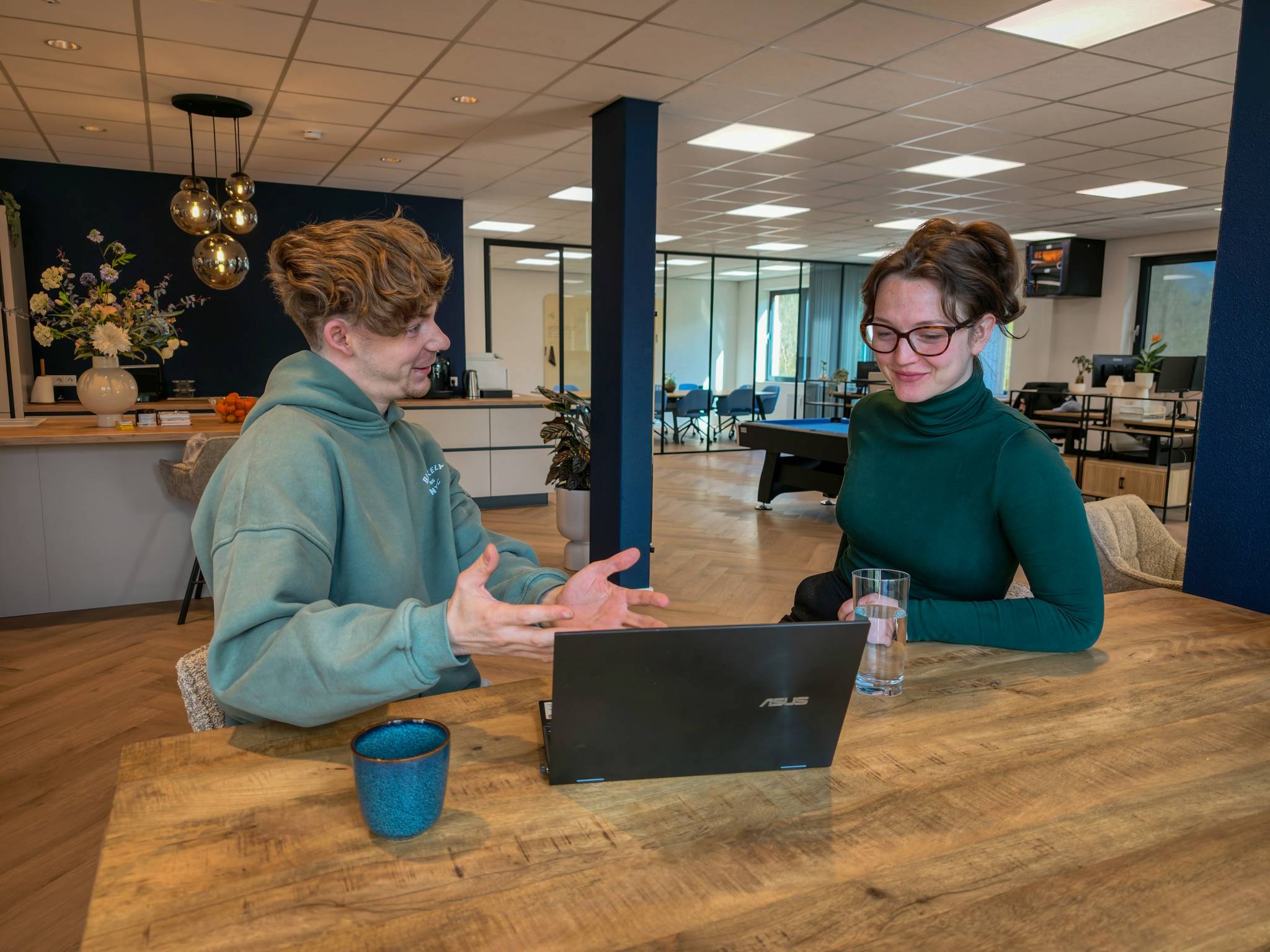 Specialist laat klant GEO resultaten zien